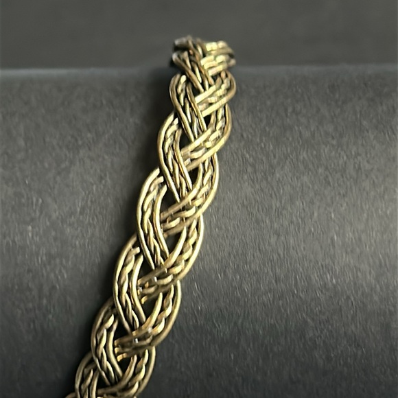 Women’s vintage dainty gold tone wire braided‎ bangle bracalet one size - Picture 2 of 6